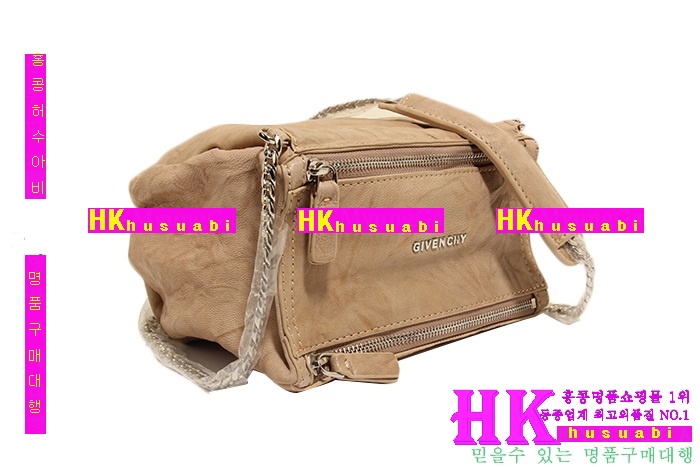 ����� �ǵ��� �̴� ũ�ν��� GV124741(��Ŭ)