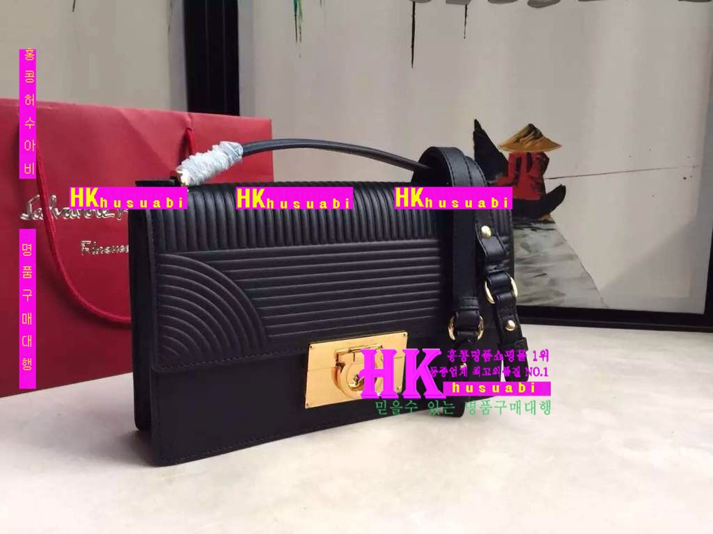 �ڹ̷��ޡ� NEW ��󰡸� ������ ũ�ν��� PE170504-29