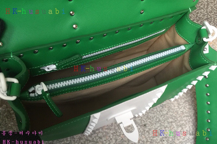 �ڹ̷��ޡ�  �߷�Ƽ�� �Ż� ũ�ν��� V0094