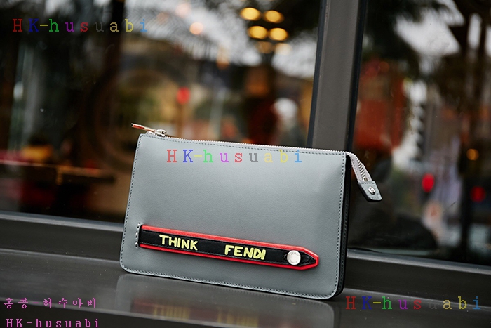 �ڹ̷��ޡ� ��� �Ż� Ŭ��ġ�� F0446