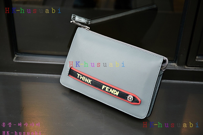 �ڹ̷��ޡ� ��� �Ż� Ŭ��ġ�� F0446