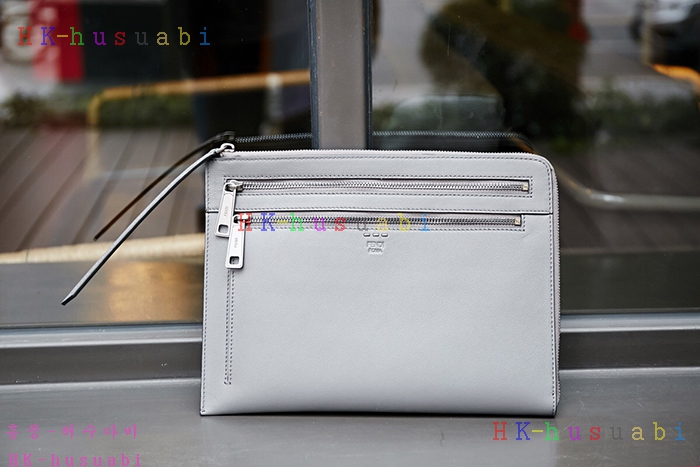 �ڹ̷��ޡ� ��� �Ż� Ŭ��ġ�� F0445