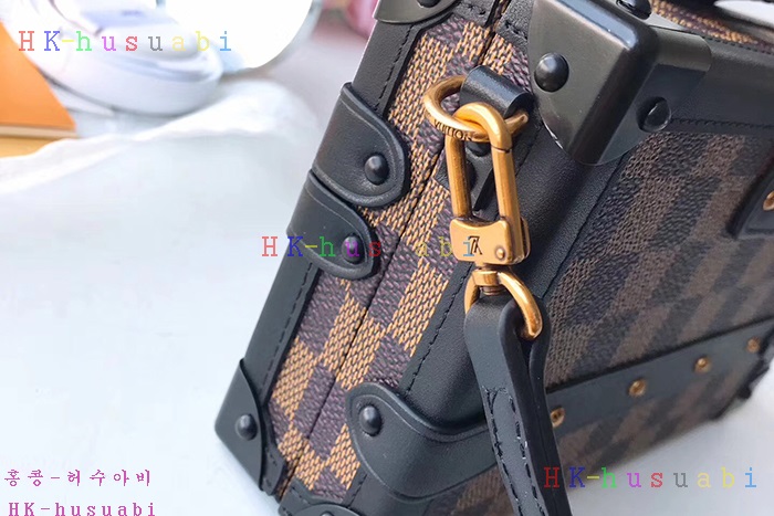 �ڹ̷��ޡ� ���̺��� �ڶ�� ��  M54650-3