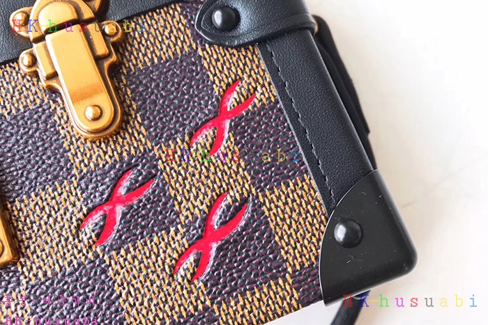 �ڹ̷��ޡ� ���̺��� �ڶ�� ��  M54650-3