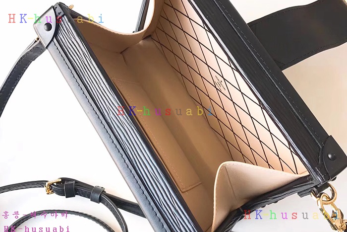 �ڹ̷��ޡ� ���̺��� �ڶ�� ��  M54650-7