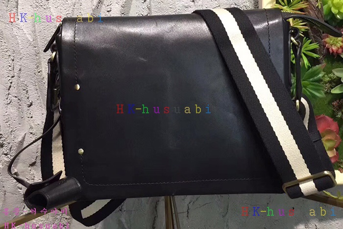 �ڹ̷��ޡ� �߸� ������ ũ�ν��� BL700160-2