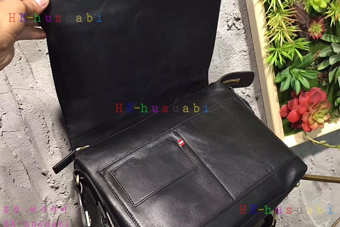 �ڹ̷��ޡ� �߸� ������ ũ�ν��� BL700160-2