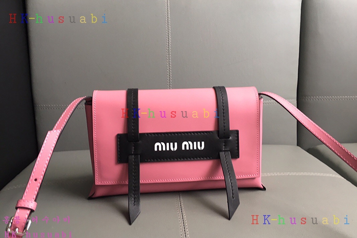 �ڹ̷��ޡ� �̿�̿� �ΰ� �÷� ����� MU 5BD075