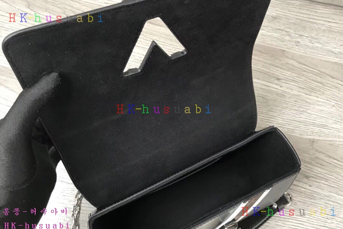 �ڹ̷��ޡ� ���̺��� Ʈ����Ʈ�� M50282V-3