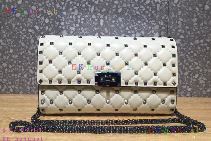 �ڹ̷��ޡ� �߷�Ƽ�� �����͵� ü�ι�  V 0137-9