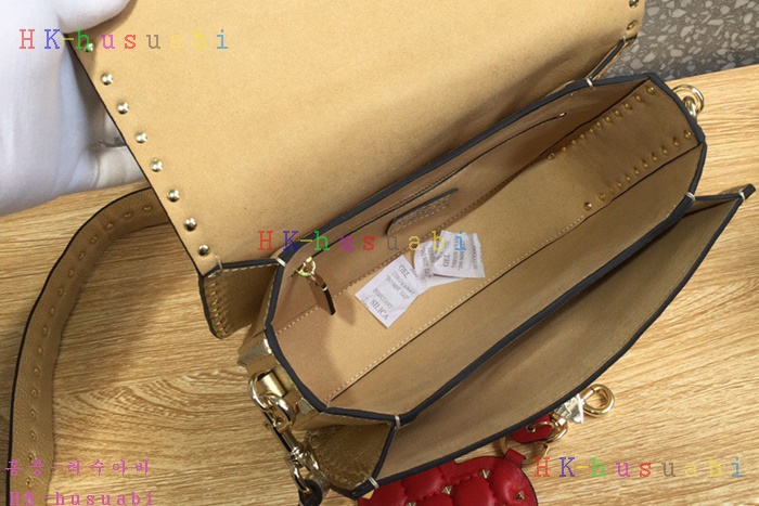 �ڹ̷��ޡ� �߷�Ƽ�� �����͵� ũ�ν��� V 0936B-4