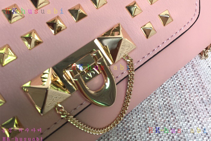 �ڹ̷��ޡ� �߷�Ƽ�� �����͵� ü�ι�  V 2045-2-2