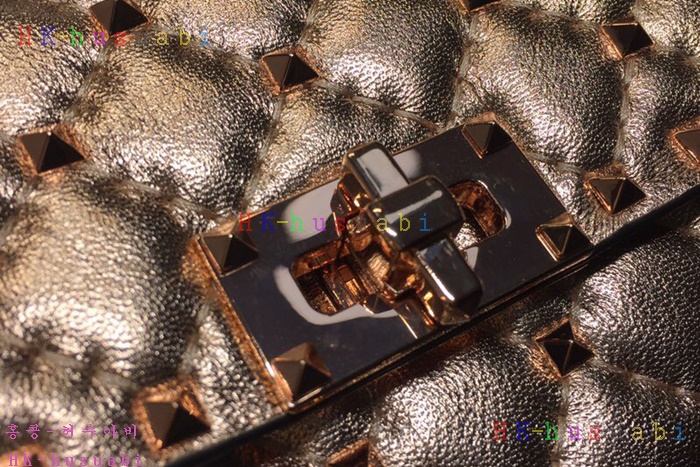 �ڹ̷��ޡ� �߷�Ƽ�� �����͵� ü�ι�  V 0137-6