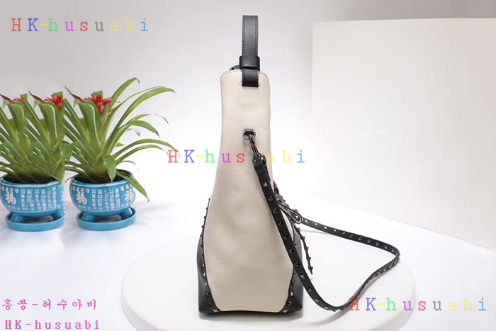 �ڹ̷��ޡ� �߷�Ƽ�� �����͵� ȣ���� �Ż� V 2A050-2