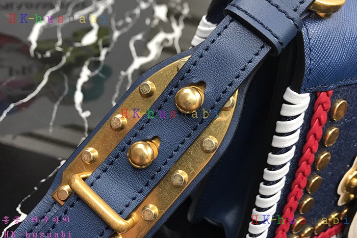 �ڹ̷��ޡ� ����� ī�̿��� P 1BD045-2