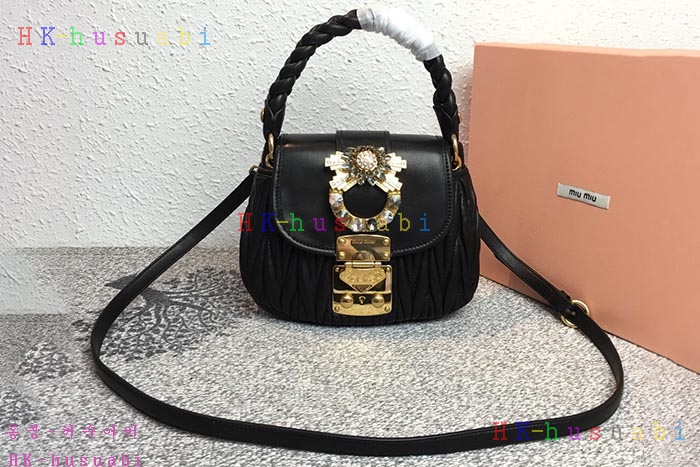 �ڹ̷��ޡ� �̿�̿� ���׶�� ����� M 5BH111-2