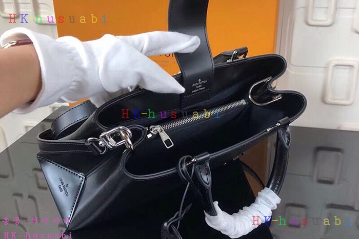 �ڹ̷��ޡڷ��̺��� Ŭ���� ��Ʈ�� M51334