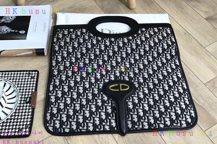 �ڹ̷��ޡ� ��� Ŭ��ġ�� �Ż�  DR M0995