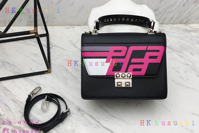 �ڹ̷��ޡ� ����� �Ϸ�Ʈ�� ��Ʈ��  PR 1BA203