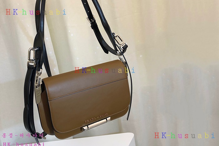 �ڹ̷��ޡ� ����� �ú��� ���� ����� P 1BD165