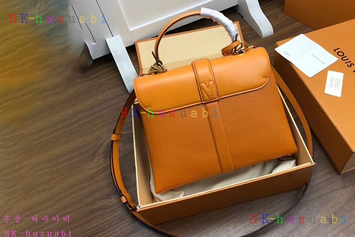 �ڹ̷��ޡ� ���̺��� ���� �� �� M53818