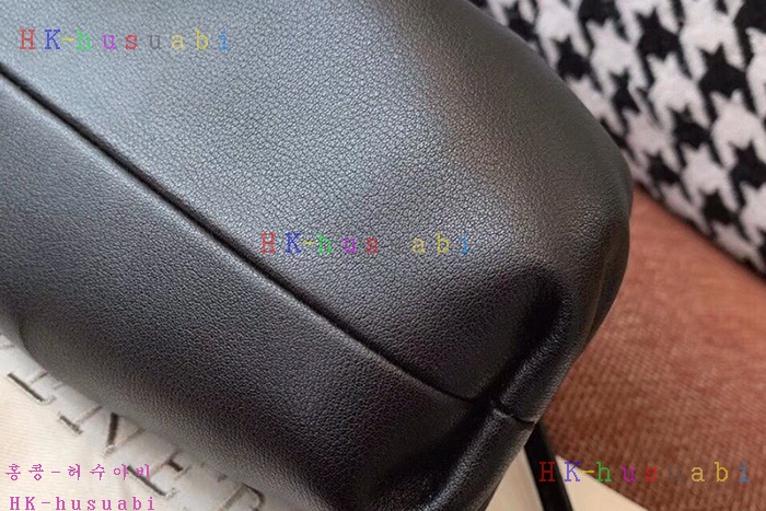 �ڹ̷��ޡ� ���װ�����Ÿ ���� ī�� �Ŀ�ġ  BV 585852-4