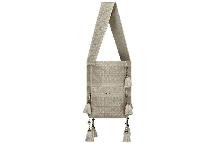 �ڹ̷��ޡڵ�� D ���� ��Ŷ�� DR 585201