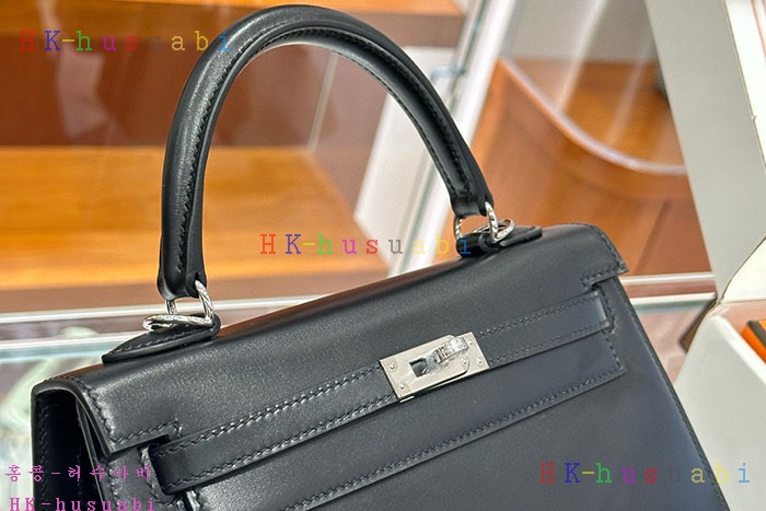 �ڹ̷��ޡڿ����޽� �̸� �������� H 5528001 (���ݹ���)